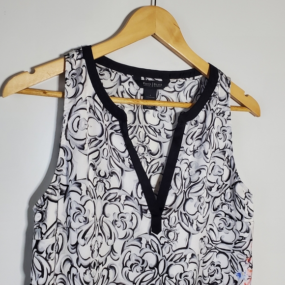 White House Black Market Women's black&White Floral Asymmetrical Sleeveless top - Picture 2 of 7
